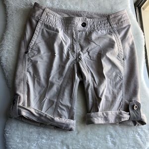 Rare! Lululemon tan Bermuda shorts size 6